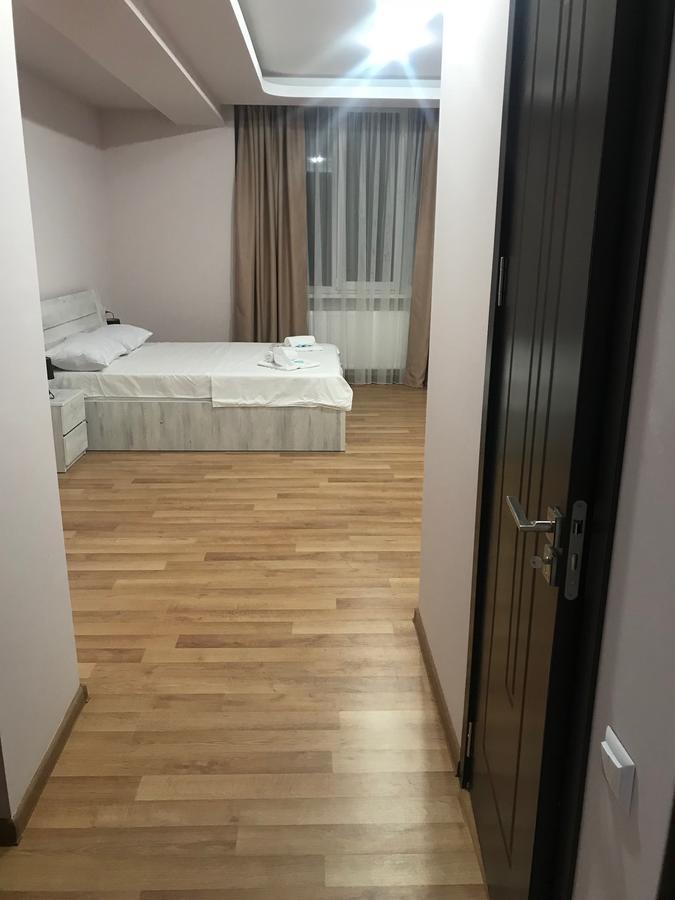 Hotel Caucasus Tiflis Exterior foto
